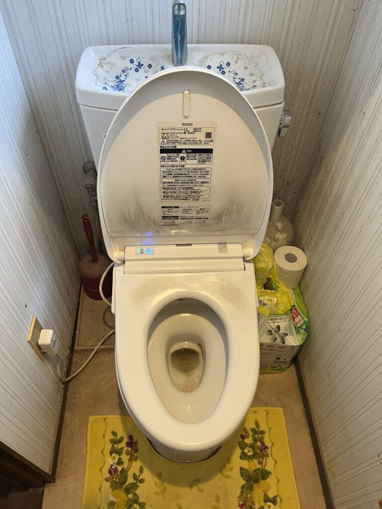 長年の使用により基盤が劣化しリモコンが反応しなくなってしまったのことです。