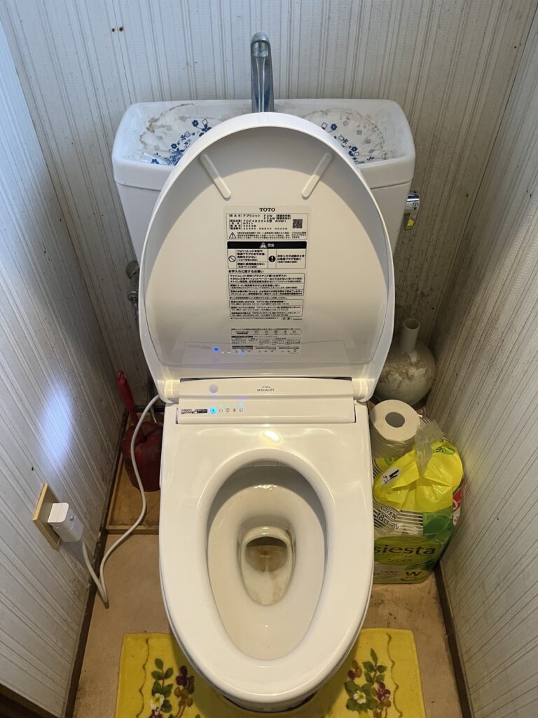 オート洗浄、オート開閉、LED照明など便利機能が盛り沢山です。