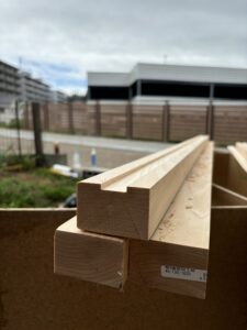 工場で加工したかのように綺麗に溝を作ることができます。