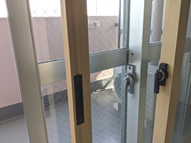 家の防犯性を高める窓・玄関リフォームのポイント