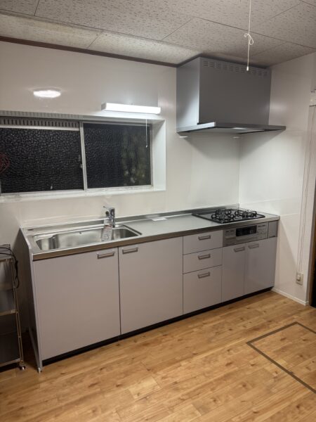 水戸市平須町でシステムキッチン・床貼替工事