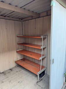 施工中　倉庫内部　