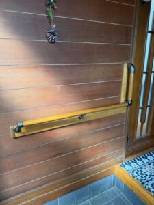 玄関手すり取付完了