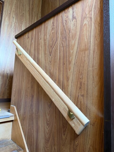 水戸市堀町にて、階段への手すり新規取付工事を行いました