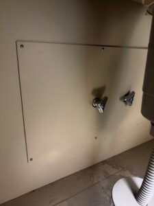 施工中　点検口が特殊なタイプ