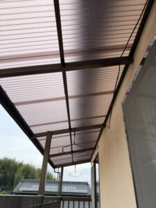施工完了　ブロンズカラーですが程よく光を通して紫外線もカットできます