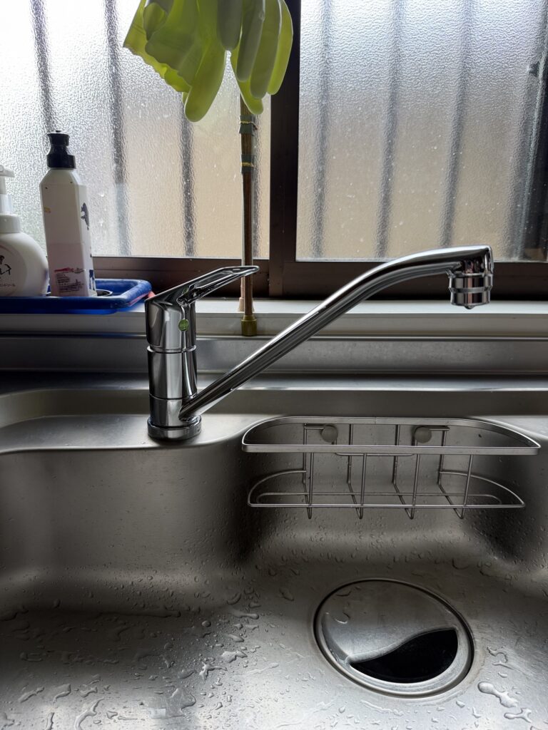 水戸市見和にて、台所水栓の交換工事！トイレ交換からの即リピートご依頼です