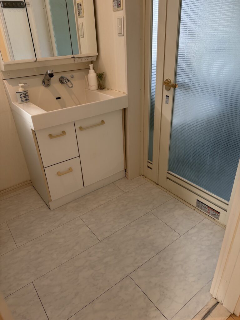 水戸市開江町にて床張替工事（第二部）！2階脱衣室の完成と、1階トイレ・キッチンの現状確認