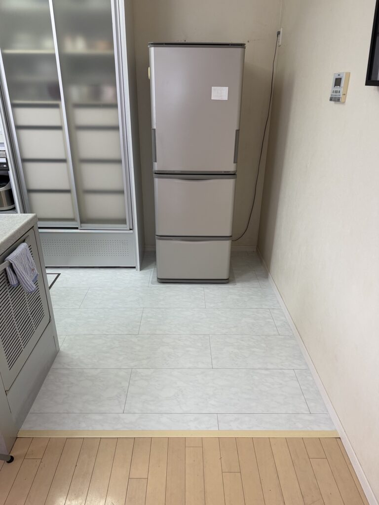 水戸市開江町にて床張替工事（完工編）！1階廊下とキッチンの床が美しく蘇りました