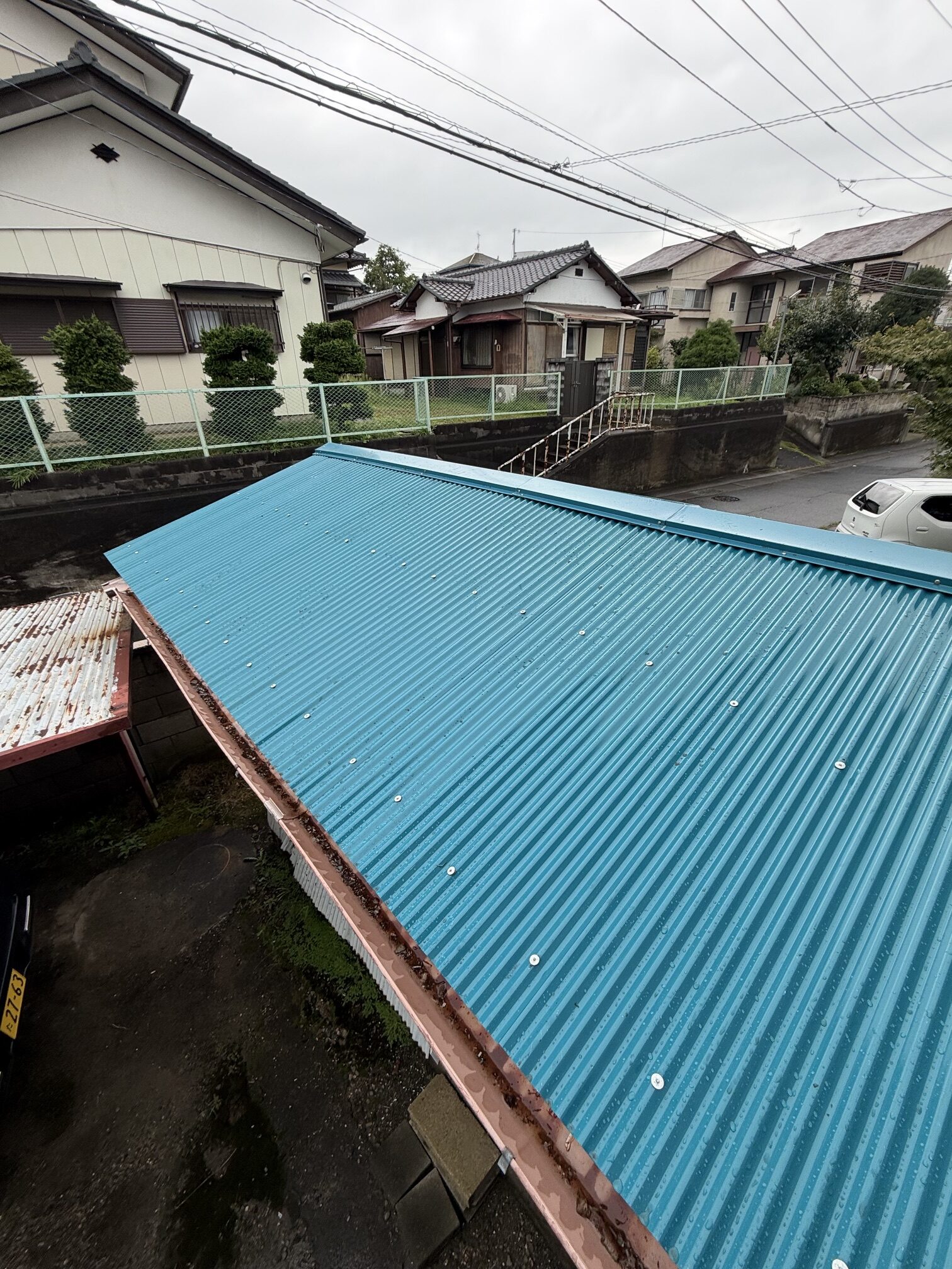 水戸市石川町にて小屋の波板修繕工事！カバー工法と一枚ずつの丁寧なカットで美しくリニューアル